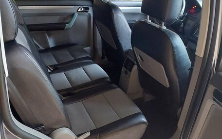 Volkswagen Touran III, 2005 год, 650 000 рублей, 13 фотография