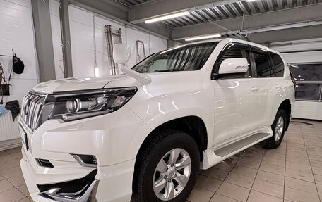 Toyota Land Cruiser Prado 150 рестайлинг 2, 2019 год, 4 800 000 рублей, 7 фотография