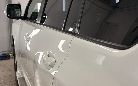 Toyota Land Cruiser Prado 150 рестайлинг 2, 2019 год, 4 800 000 рублей, 11 фотография