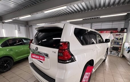 Toyota Land Cruiser Prado 150 рестайлинг 2, 2019 год, 4 800 000 рублей, 13 фотография