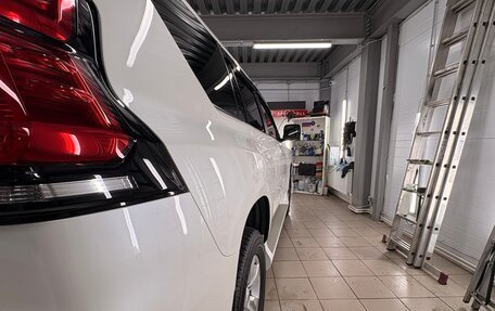 Toyota Land Cruiser Prado 150 рестайлинг 2, 2019 год, 4 800 000 рублей, 16 фотография