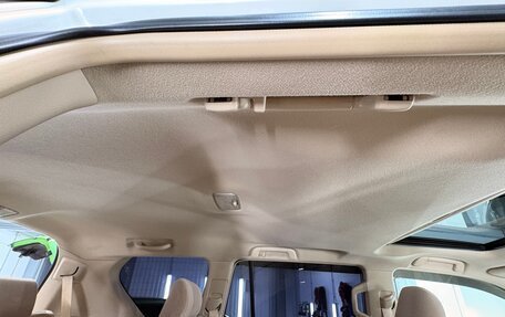 Toyota Land Cruiser Prado 150 рестайлинг 2, 2019 год, 4 800 000 рублей, 25 фотография