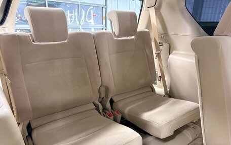 Toyota Land Cruiser Prado 150 рестайлинг 2, 2019 год, 4 800 000 рублей, 26 фотография