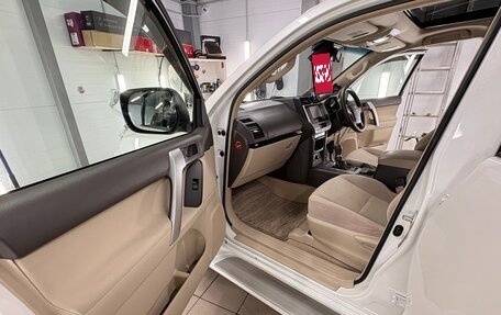 Toyota Land Cruiser Prado 150 рестайлинг 2, 2019 год, 4 800 000 рублей, 18 фотография