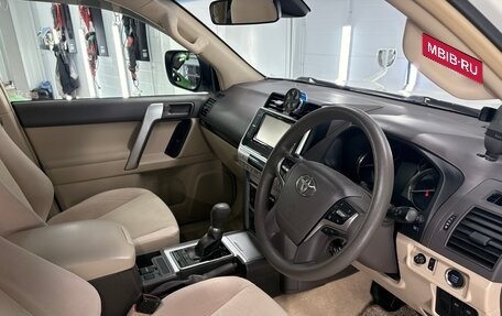 Toyota Land Cruiser Prado 150 рестайлинг 2, 2019 год, 4 800 000 рублей, 34 фотография