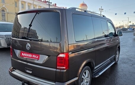 Volkswagen Multivan T6 рестайлинг, 2016 год, 3 500 000 рублей, 2 фотография
