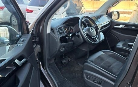 Volkswagen Multivan T6 рестайлинг, 2016 год, 3 500 000 рублей, 16 фотография