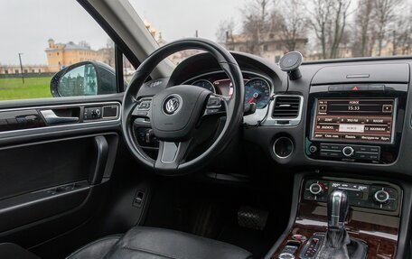 Volkswagen Touareg III, 2011 год, 2 250 000 рублей, 10 фотография
