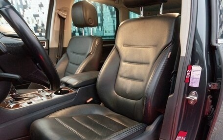 Volkswagen Touareg III, 2011 год, 2 250 000 рублей, 11 фотография