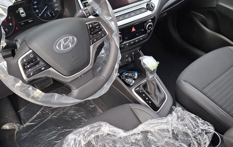 Hyundai Solaris II рестайлинг, 2022 год, 2 549 500 рублей, 6 фотография