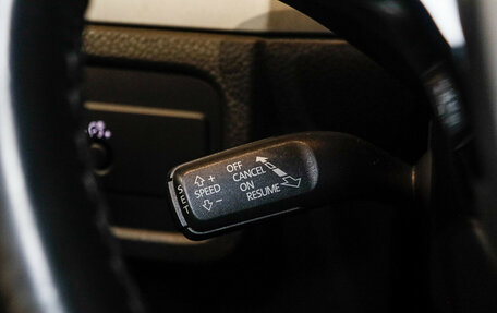 Volkswagen Touareg III, 2016 год, 3 150 000 рублей, 26 фотография