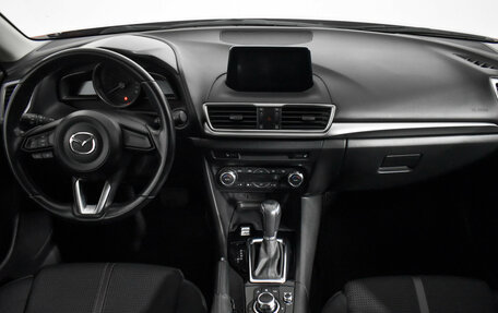 Mazda 3, 2018 год, 1 545 000 рублей, 15 фотография