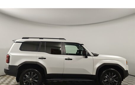 Toyota Land Cruiser Prado, 2024 год, 10 399 000 рублей, 4 фотография