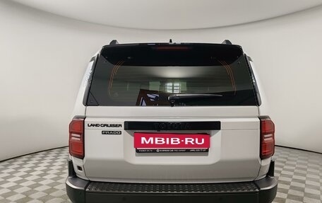 Toyota Land Cruiser Prado, 2024 год, 10 399 000 рублей, 6 фотография