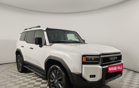 Toyota Land Cruiser Prado, 2024 год, 10 399 000 рублей, 3 фотография