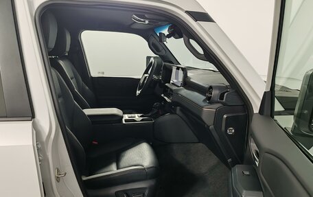 Toyota Land Cruiser Prado, 2024 год, 10 399 000 рублей, 20 фотография