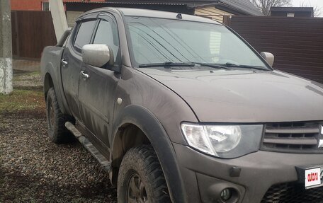 Mitsubishi L200 IV рестайлинг, 2012 год, 1 600 000 рублей, 3 фотография