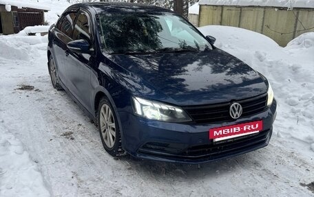 Volkswagen Jetta VI, 2015 год, 900 000 рублей, 4 фотография
