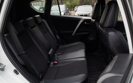 Toyota RAV4, 2016 год, 2 399 000 рублей, 10 фотография