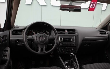 Volkswagen Jetta VI, 2014 год, 1 000 000 рублей, 6 фотография