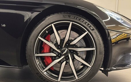 Aston Martin DB11 I, 2017 год, 19 298 000 рублей, 38 фотография