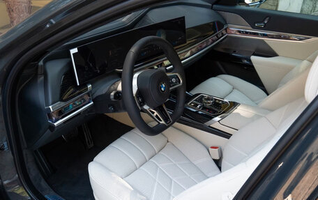 BMW 7 серия, 2025 год, 12 890 000 рублей, 9 фотография