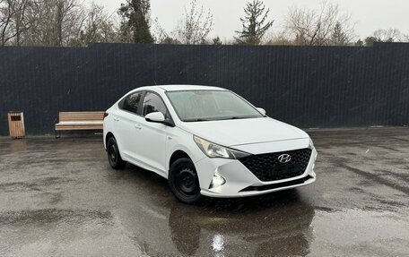 Hyundai Solaris II рестайлинг, 2021 год, 1 582 000 рублей, 1 фотография