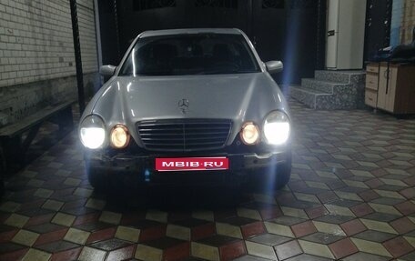 Mercedes-Benz E-Класс, 2001 год, 680 000 рублей, 1 фотография