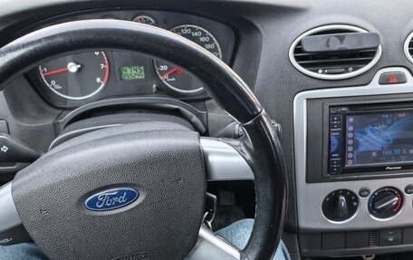 Ford Focus II рестайлинг, 2006 год, 325 000 рублей, 2 фотография