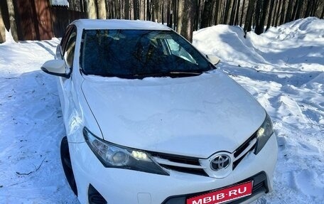 Toyota Auris II, 2013 год, 1 295 000 рублей, 1 фотография