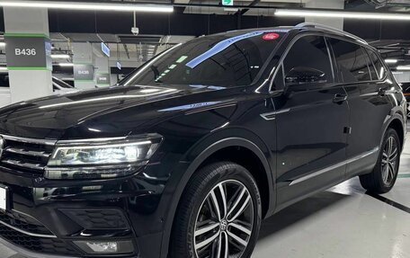 Volkswagen Tiguan II, 2020 год, 2 950 000 рублей, 1 фотография