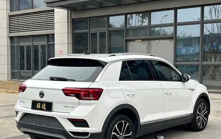 Volkswagen T-Roc I, 2022 год, 1 297 000 рублей, 4 фотография