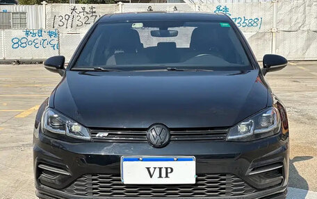 Volkswagen Golf VII, 2021 год, 1 390 013 рублей, 2 фотография