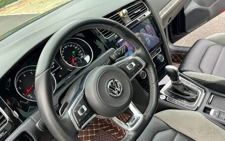 Volkswagen Golf VII, 2020 год, 1 490 013 рублей, 14 фотография