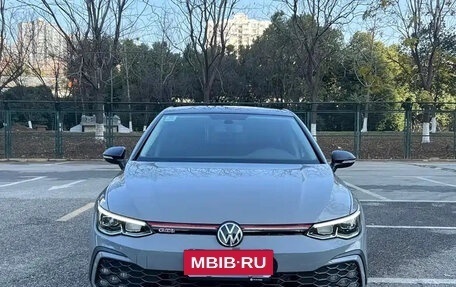 Volkswagen Golf VIII, 2021 год, 1 350 013 рублей, 2 фотография