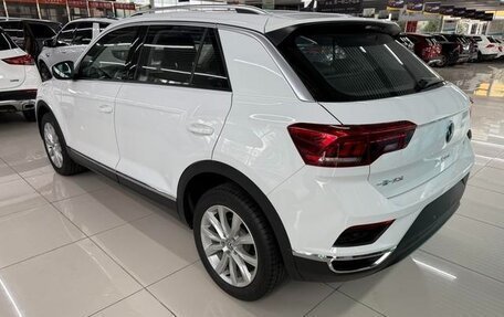 Volkswagen T-Roc I, 2022 год, 1 480 000 рублей, 2 фотография