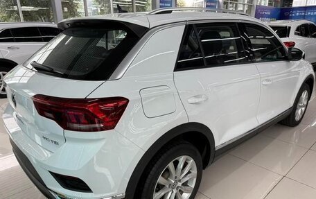 Volkswagen T-Roc I, 2022 год, 1 480 000 рублей, 3 фотография