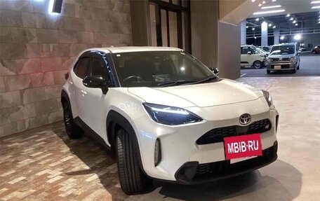 Toyota Yaris Cross, 2023 год, 2 256 000 рублей, 3 фотография