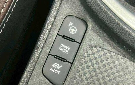 Toyota Yaris Cross, 2020 год, 1 900 000 рублей, 14 фотография