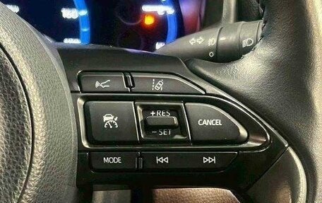 Toyota Yaris Cross, 2020 год, 1 900 000 рублей, 13 фотография