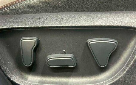 Toyota Yaris Cross, 2020 год, 1 900 000 рублей, 15 фотография