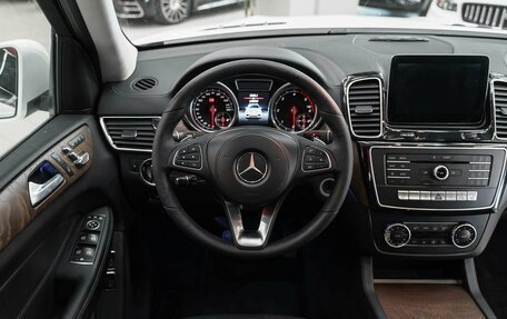 Mercedes-Benz GLS, 2016 год, 3 850 000 рублей, 15 фотография