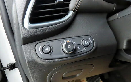 Chevrolet Trax, 2022 год, 1 187 000 рублей, 12 фотография