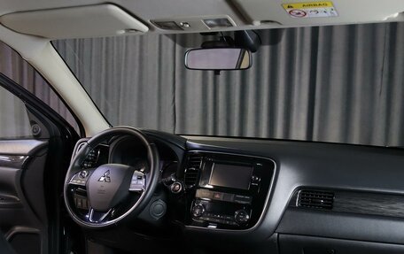 Mitsubishi Outlander III рестайлинг 3, 2017 год, 1 749 000 рублей, 5 фотография