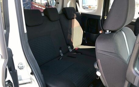 Toyota Roomy I, 2023 год, 898 000 рублей, 21 фотография