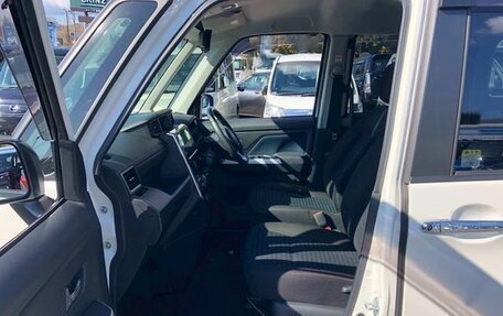 Toyota Roomy I, 2023 год, 898 000 рублей, 23 фотография