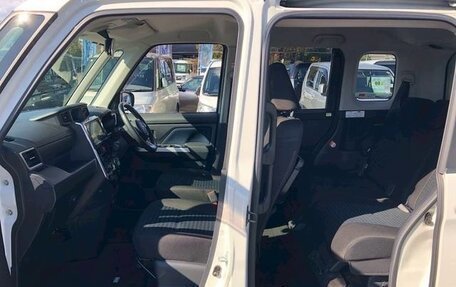 Toyota Roomy I, 2023 год, 898 000 рублей, 25 фотография