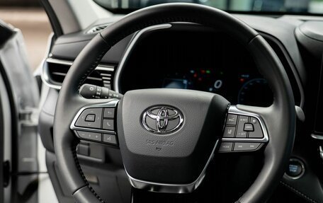 Toyota Highlander, 2025 год, 5 690 000 рублей, 27 фотография