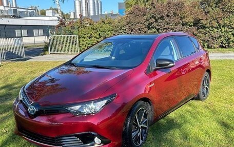 Toyota Auris II, 2018 год, 2 000 000 рублей, 2 фотография