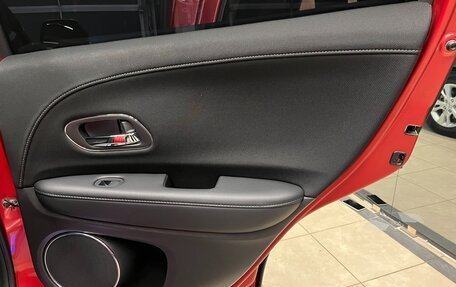 Honda Vezel, 2018 год, 1 790 000 рублей, 10 фотография